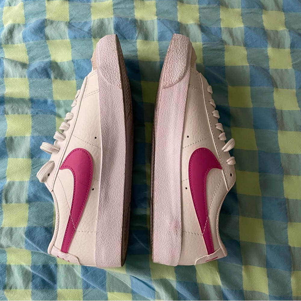 womens nike blazers low